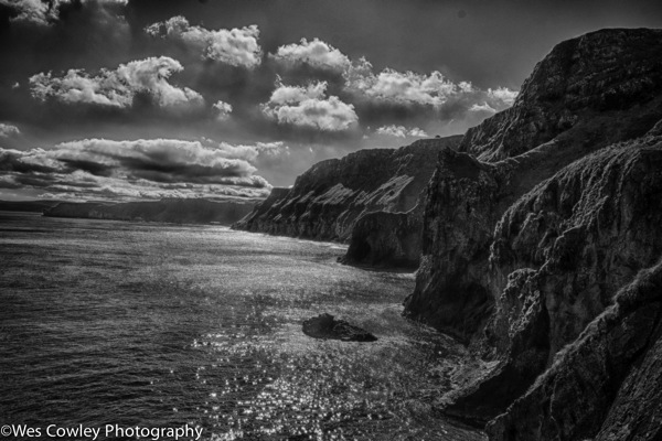 carrick-a-rede coast hdr bw.jpg Carrick a rede coast hdr bw