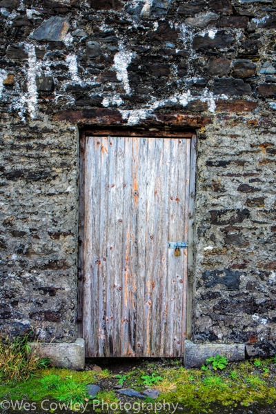 teilin dock doow and wall.jpg Teilin dock doow and wall